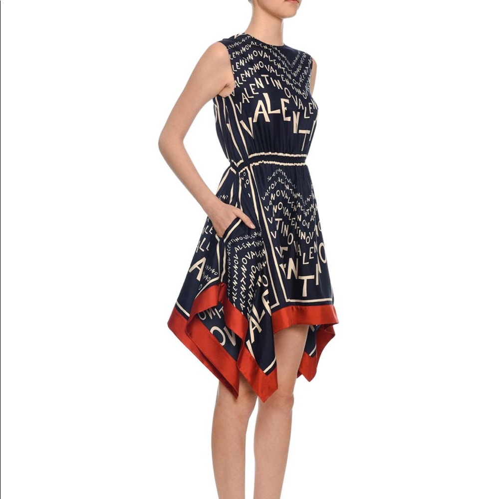 🚨 Sleeveless Logo Puzzle-Print Silk Twill Dress🚨
